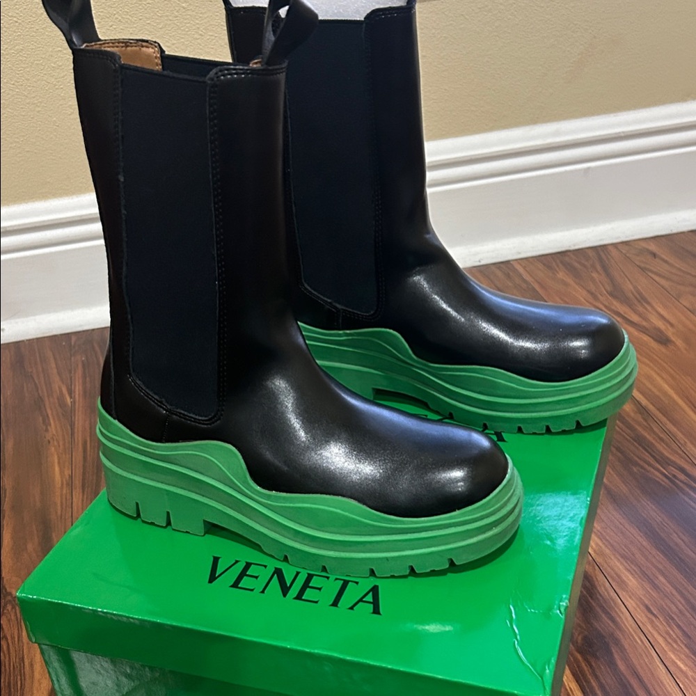 Bottega Veneta Black and Green Heeled Boots